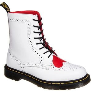 ISO Dr Martens Bentley II Heart boots size 8